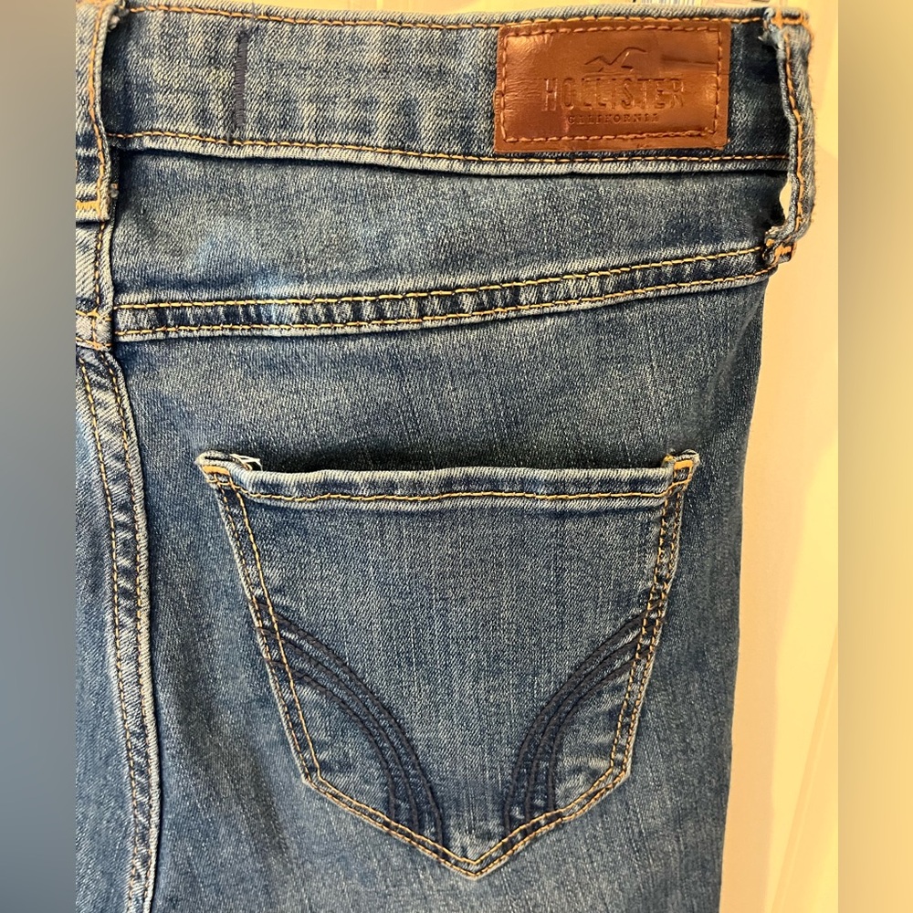 Hollister High Rise Super Skinny Blue Distressed Jeans Size 5L W27 L32